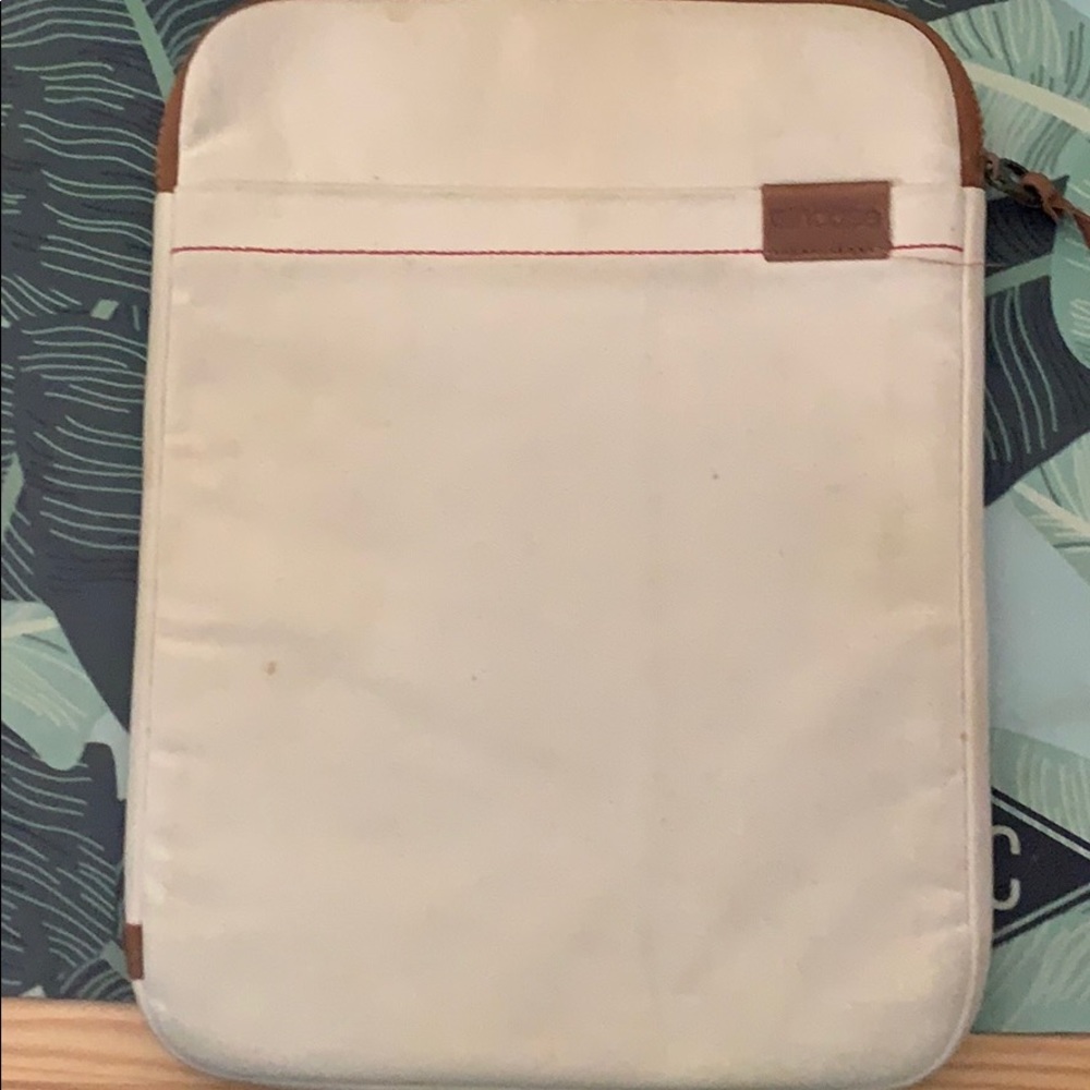 13” Incase Laptop Case